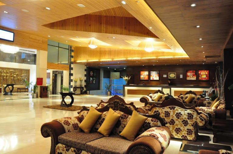 The Victoria Grand Hotel & Spa Kasauli Exteriör bild